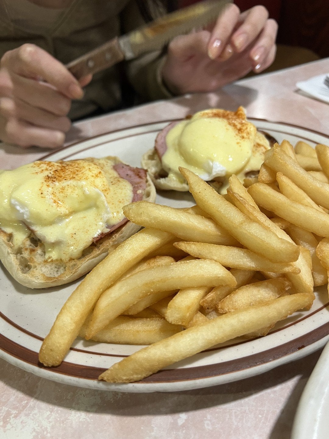 Eggs Benedict at Tom's Restaurant